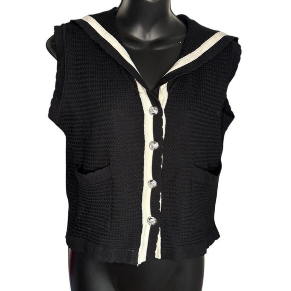 greenwish V. Tops - Greenwich V. Korean style black white Collar Sleeveless Knitted vest Tank Tops